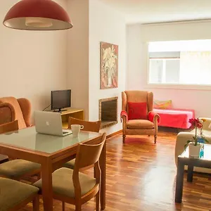 sweet-bcn-three-bedroom-apartment.topbarcelonahotels.com/